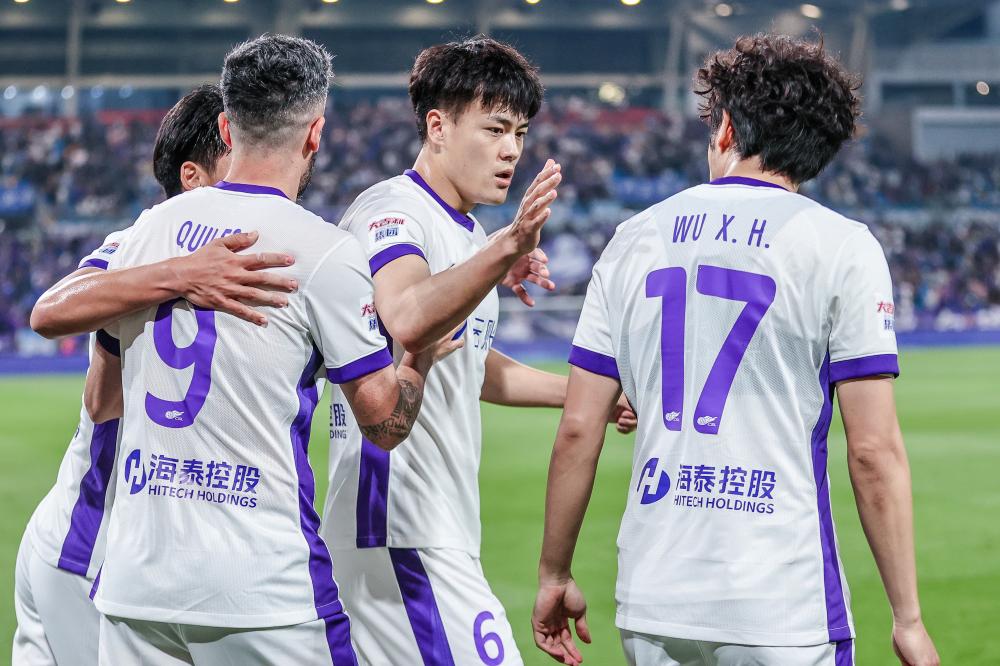 三分王之争东契奇伤退克努佩尔领先七球稳居联盟榜首